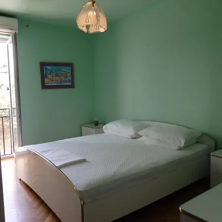 Appartamento With A Balcony And Sea View, Just 300 Metres From The